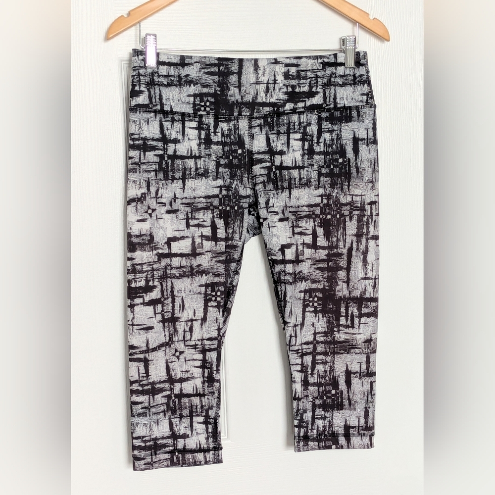 Velocity Women's (Medium) Athletic/Activewear/Athleisure Capris Leggings